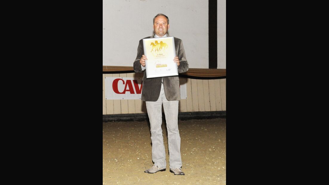 CAV Leserwahl 2012 Trophy Goldenes Pferd Reithallentechnik