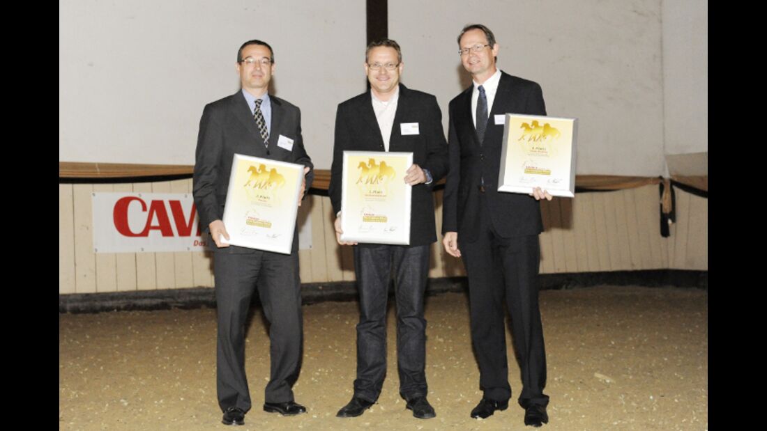 CAV Leserwahl 2012 Trophy Goldenes Pferd Weidebedarf