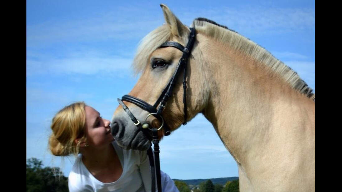 CAV-Schmusebild-Alina-Schumacher-1
