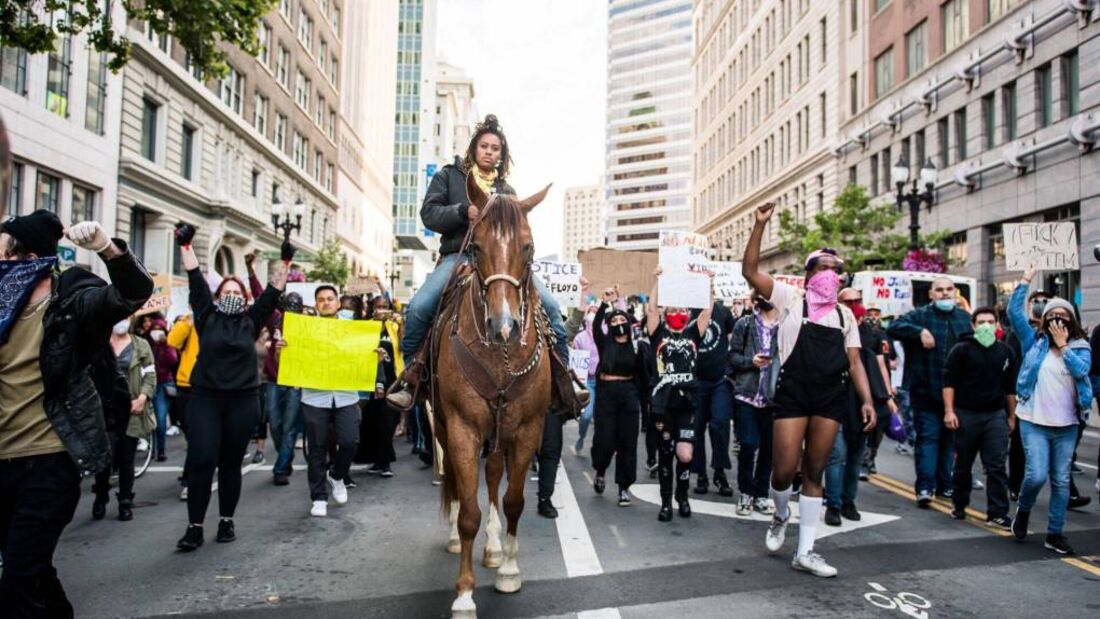 Eine Pferdefrau kämpft gegen Rassismus